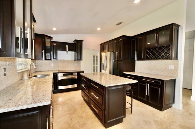 5785 SW 89th Ave, Miami, FL 33173
