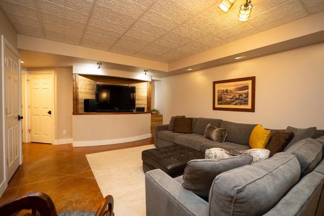 9185 Gem View Lane, Mount Horeb, WI 53572