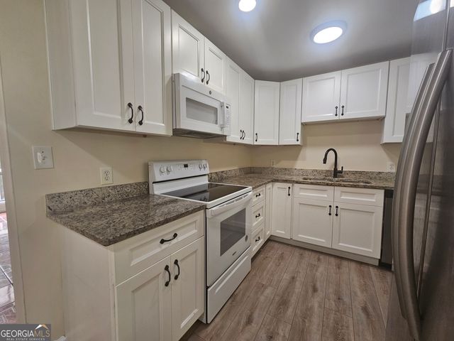 349 Roxbury Drive, Riverdale, GA 30274