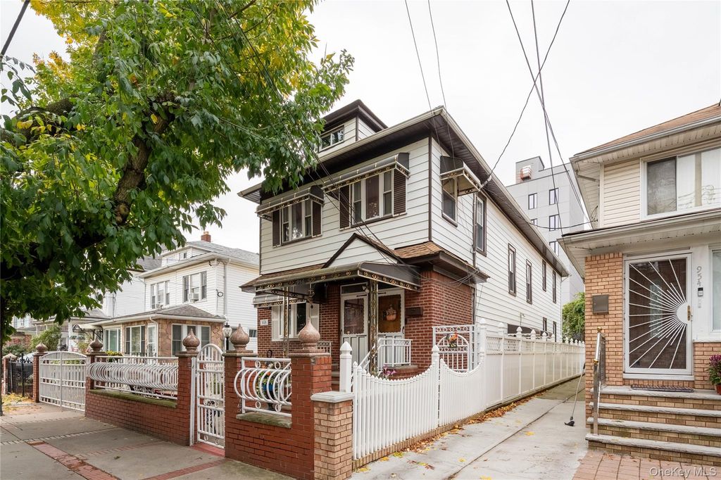 956 E 37th Street, Brooklyn, NY 11210