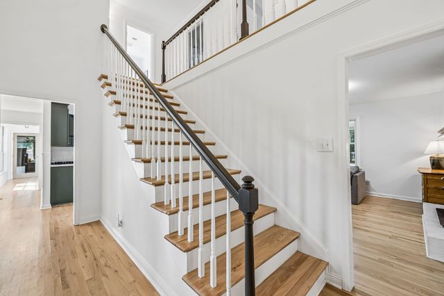 912 River Barfield Rd, Murfreesboro, TN 37128