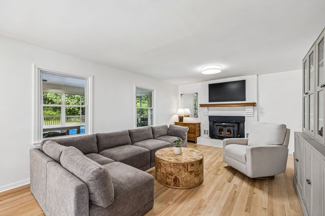912 River Barfield Rd, Murfreesboro, TN 37128