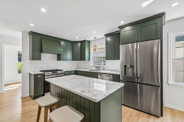912 River Barfield Rd, Murfreesboro, TN 37128