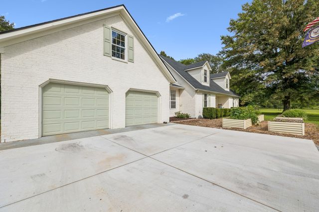 912 River Barfield Rd, Murfreesboro, TN 37128