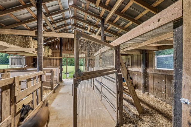 912 River Barfield Rd, Murfreesboro, TN 37128