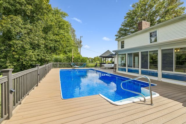 912 River Barfield Rd, Murfreesboro, TN 37128