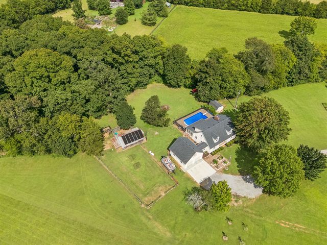 912 River Barfield Rd, Murfreesboro, TN 37128