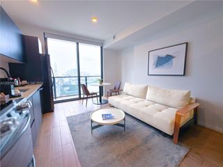 398 NE 5th St 2007, Miami, FL 33132