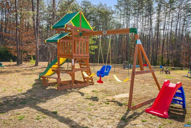 121 TRILLIUM LN, Troy, VA 22974