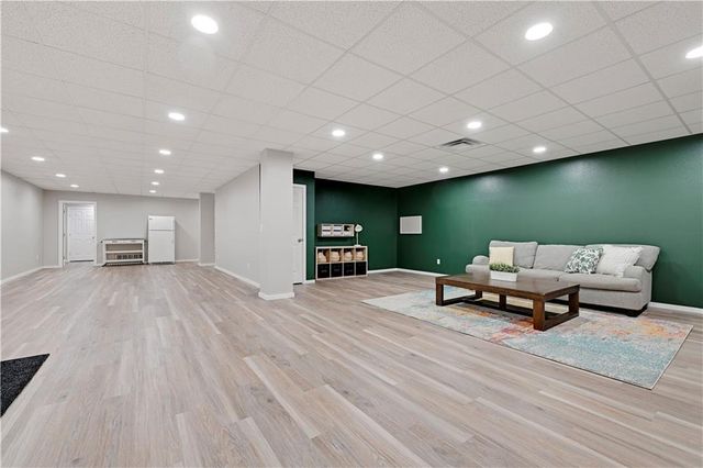 34946 Spring Valley Road, Paola, KS 66071