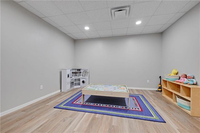 34946 Spring Valley Road, Paola, KS 66071