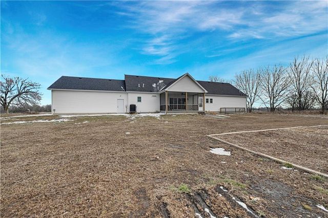 34946 Spring Valley Road, Paola, KS 66071
