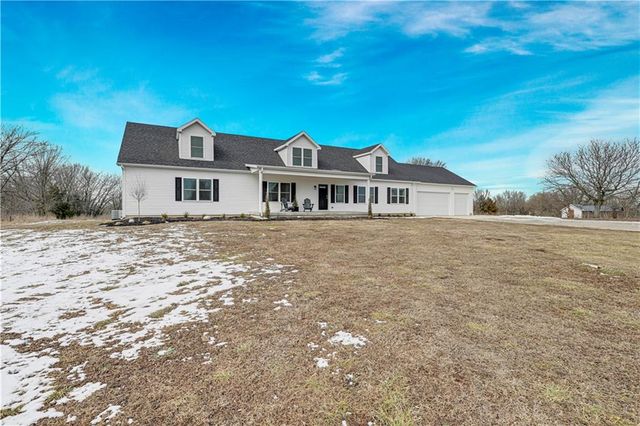 34946 Spring Valley Road, Paola, KS 66071