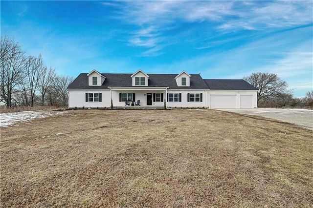 34946 Spring Valley Road, Paola, KS 66071