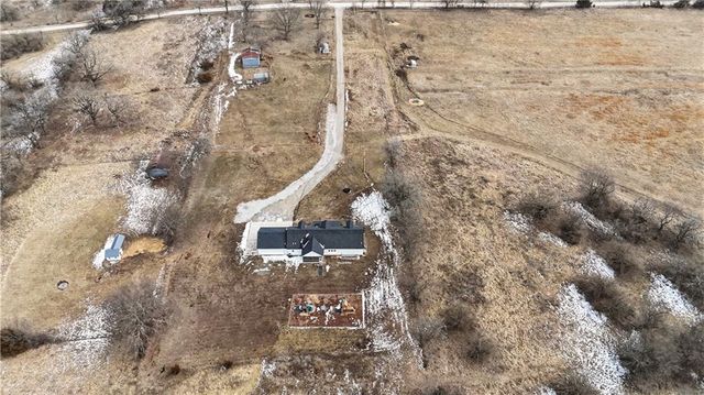 34946 Spring Valley Road, Paola, KS 66071
