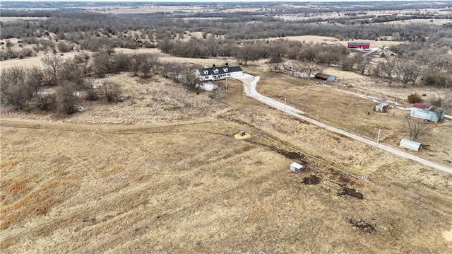 34946 Spring Valley Road, Paola, KS 66071