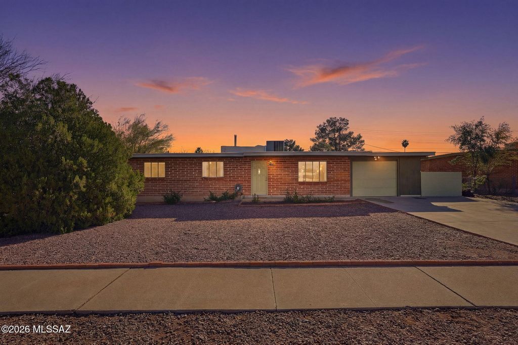 2181 S Avenida Planeta, Tucson, AZ 85710