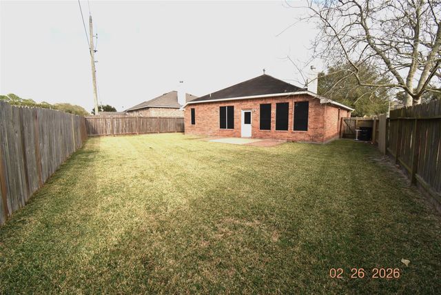 834 Chase View Drive, Bacliff, TX 77518