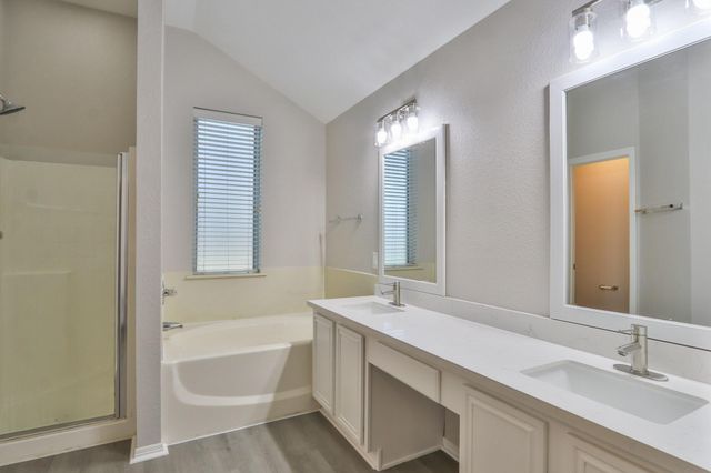 834 Chase View Drive, Bacliff, TX 77518