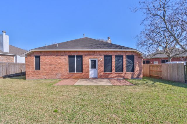834 Chase View Drive, Bacliff, TX 77518