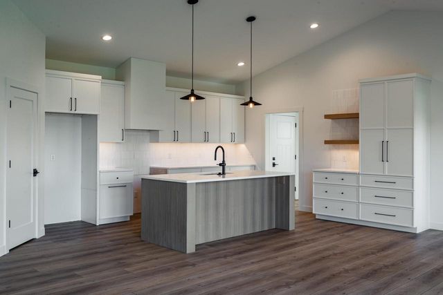 2214 Sierra AVENUE, Holmen, WI 54636