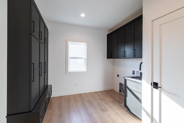 2214 Sierra AVENUE, Holmen, WI 54636