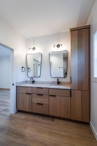 2214 Sierra AVENUE, Holmen, WI 54636