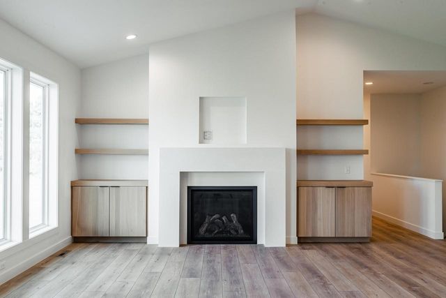 2214 Sierra AVENUE, Holmen, WI 54636