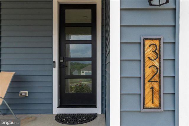 321 CEDAR SPRING DR, Strasburg, VA 22657