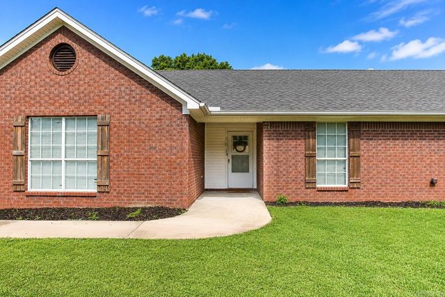 701 Honeysuckle Hills Court, Redfield, AR 72132
