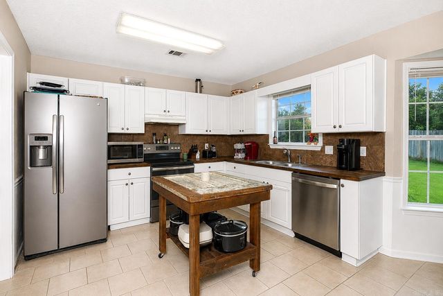 701 Honeysuckle Hills Court, Redfield, AR 72132