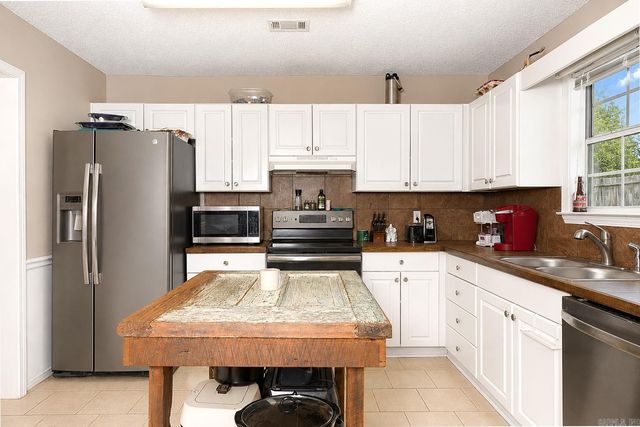 701 Honeysuckle Hills Court, Redfield, AR 72132