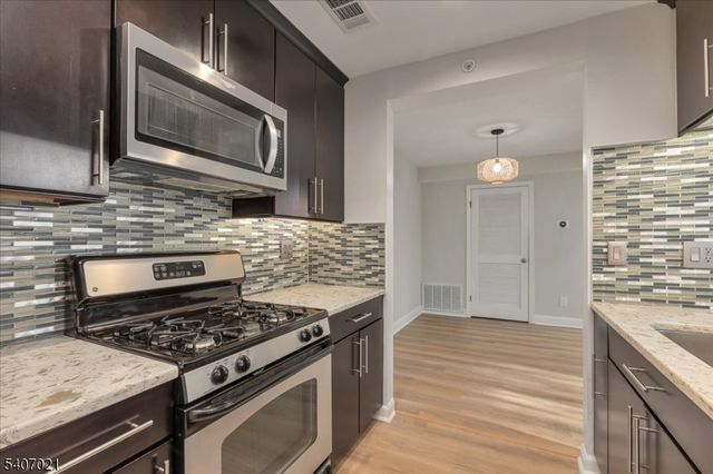 309 Stratford Pl, Bridgewater Twp., NJ 08805