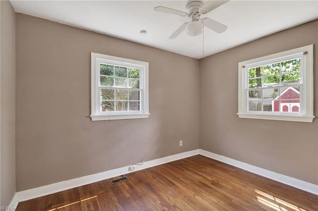 8239 Redwood CIR, Norfolk, VA 23518