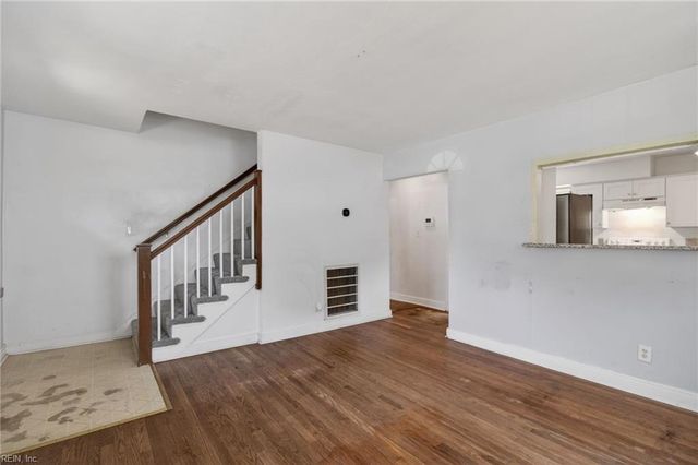 8239 Redwood CIR, Norfolk, VA 23518