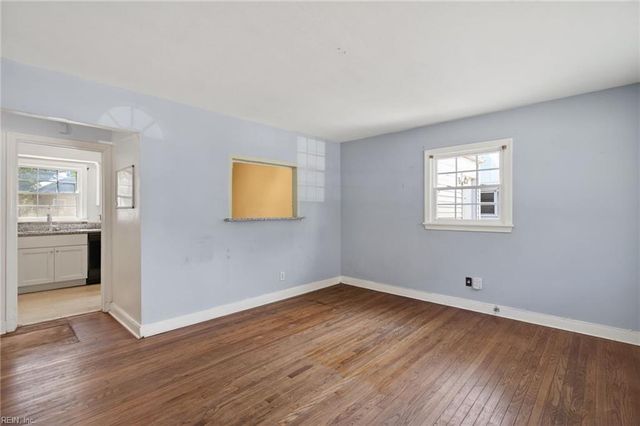 8239 Redwood CIR, Norfolk, VA 23518
