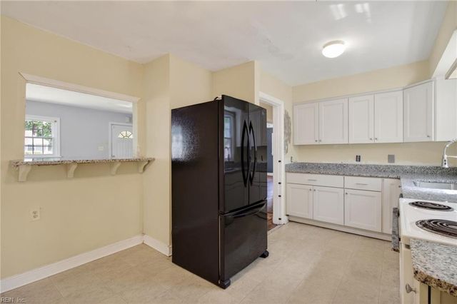 8239 Redwood CIR, Norfolk, VA 23518