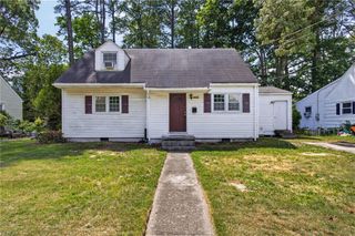 8239 Redwood CIR, Norfolk, VA 23518