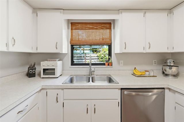 831 HIGHLAND STREET, Sarasota, FL 34234