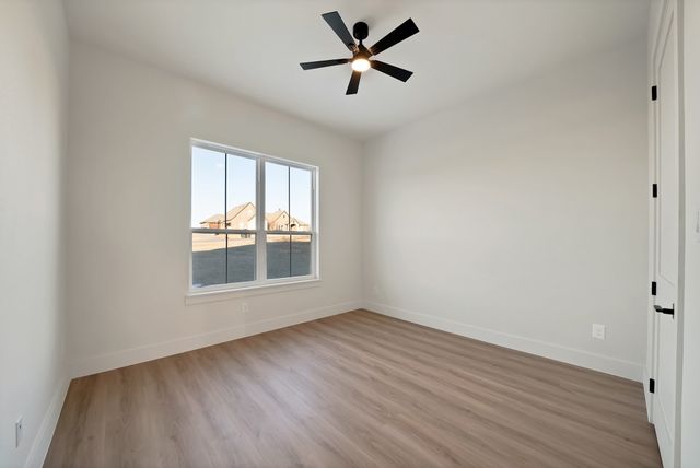 1008 Eagles Bluff Drive, Weatherford, TX 76087