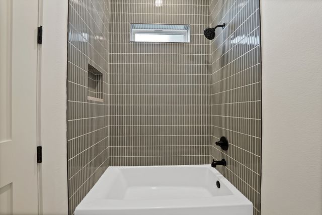 1008 Eagles Bluff Drive, Weatherford, TX 76087