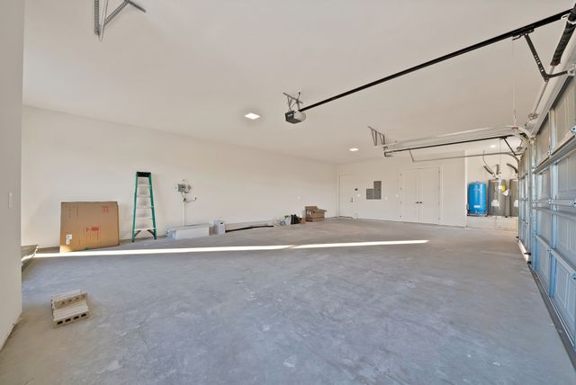 1008 Eagles Bluff Drive, Weatherford, TX 76087