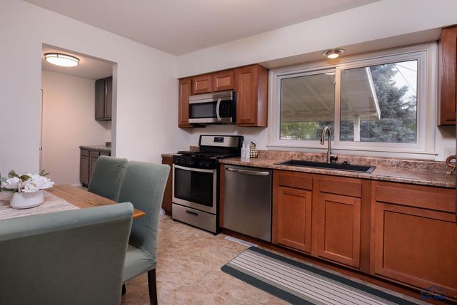 112 E MONTANA, Rapid City, SD 57701
