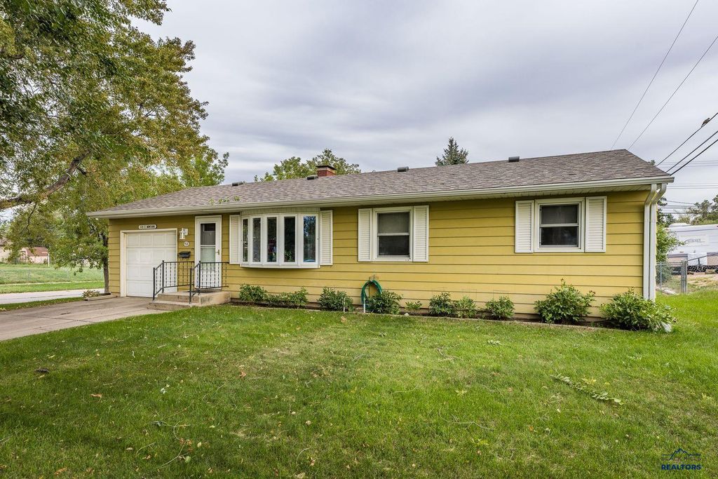 112 E MONTANA, Rapid City, SD 57701