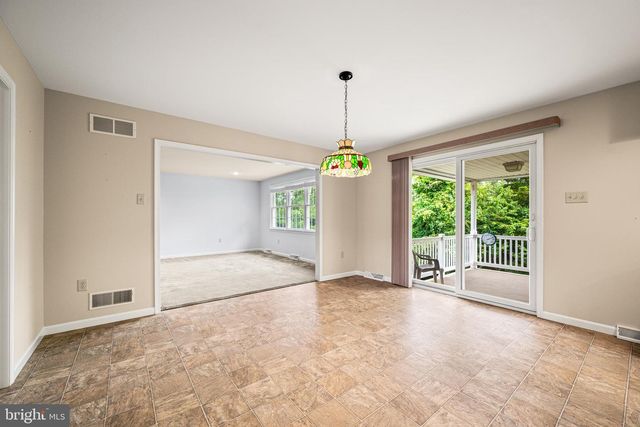 2426 MAGNOLIA DR, Gilbertsville, PA 19525