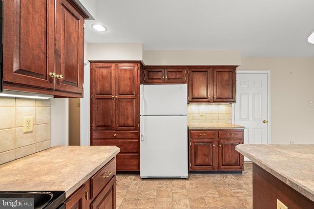 2426 MAGNOLIA DR, Gilbertsville, PA 19525