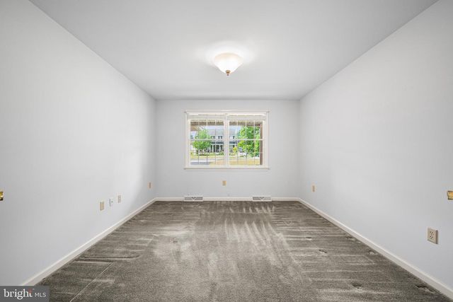 2426 MAGNOLIA DR, Gilbertsville, PA 19525