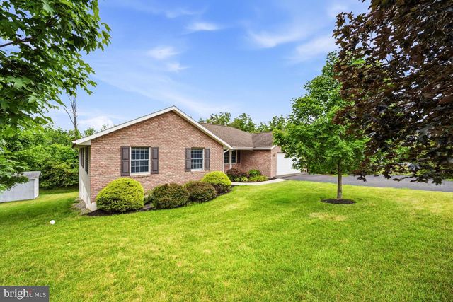 2426 MAGNOLIA DR, Gilbertsville, PA 19525