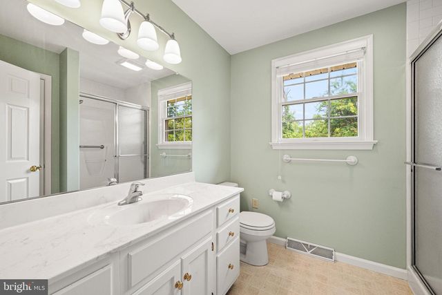 2426 MAGNOLIA DR, Gilbertsville, PA 19525