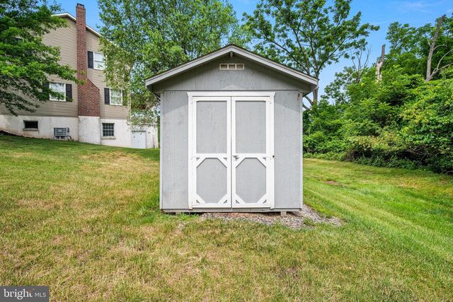 2426 MAGNOLIA DR, Gilbertsville, PA 19525